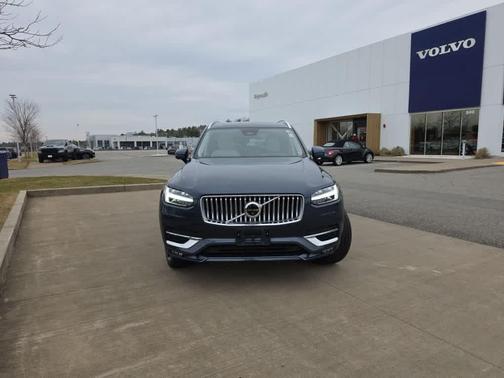 Denim Blue Metallic 2023 Volvo XC90 B6 Plus 7-Seater