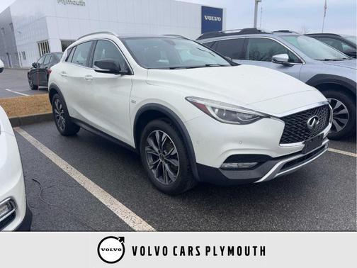 2017 INFINITI QX30 Premium
