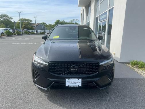 2025 Volvo XC60 Plug-In Hybrid T8 Ultra Black Edition