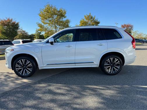 2024 Volvo XC90 Recharge Plug-In Hybrid T8 Plus Bright Theme 7-Seater