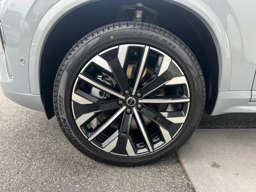 2025 Volvo XC90 Plug-In Hybrid T8 Ultra 7-Seater