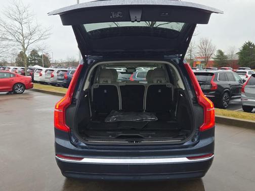 2024 Volvo XC90 B5 Core Bright Theme