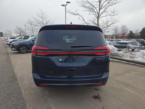2025 Chrysler Pacifica Limited