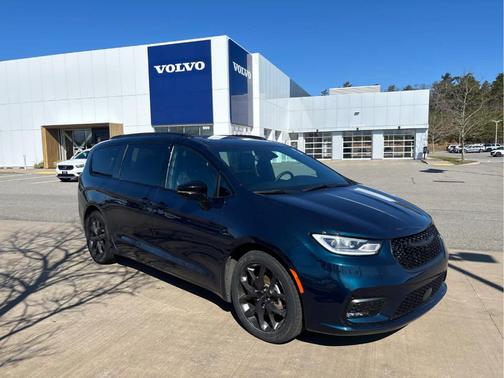 Fathom Blue Pearlcoat 2025 Chrysler Pacifica Limited