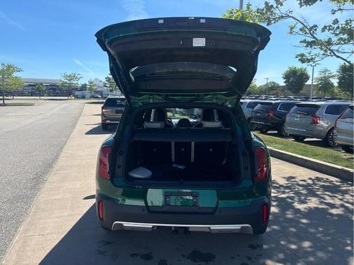 British Racing Green IV Metallic 2026 MINI Countryman S