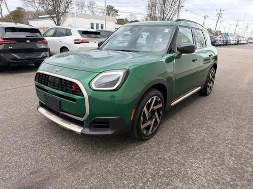 British Racing Green IV Metallic 2026 MINI Countryman S