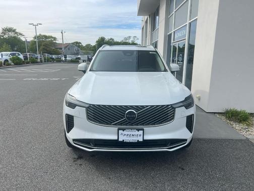 2025 Volvo XC90 B6 Plus 7-Seater
