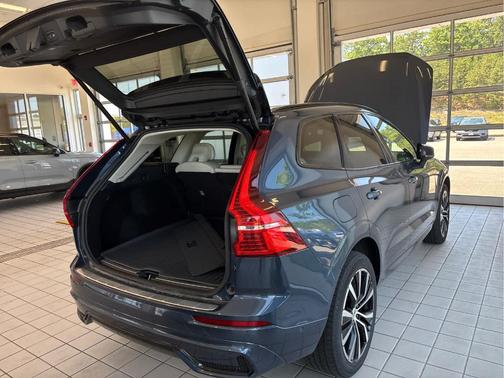Denim Blue 2024 Volvo XC60 B5 Plus Dark Theme