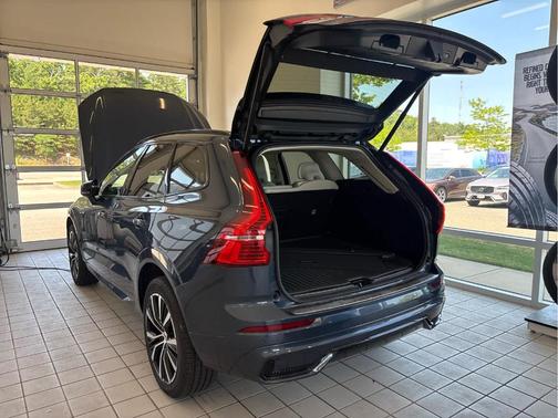 Denim Blue 2024 Volvo XC60 B5 Plus Dark Theme