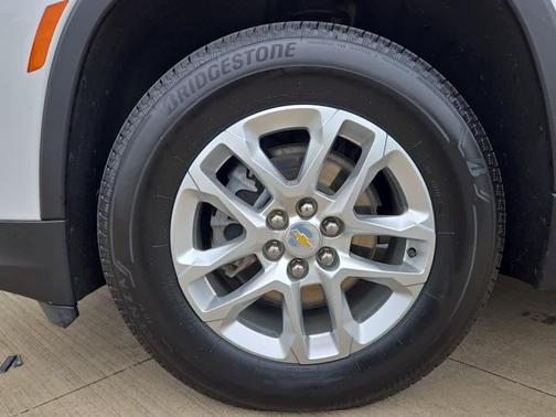 2022 Chevrolet Traverse LS