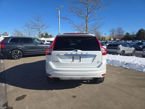 2015 Volvo XC60 T6 Platinum