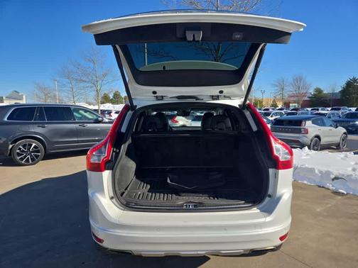 2015 Volvo XC60 T6 Platinum