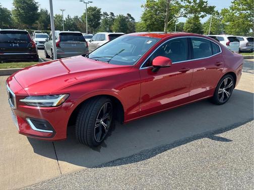 Fusion Red Metallic 2020 Volvo S60 T6 Inscription