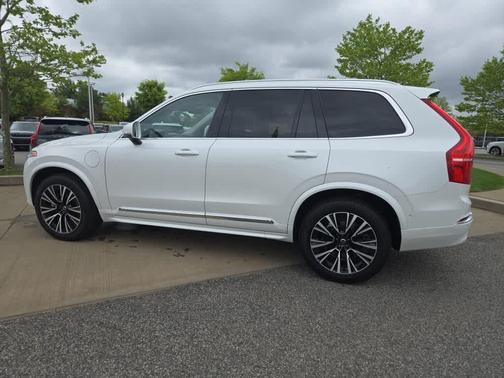 2025 Volvo XC90 Plug-In Hybrid T8 Plus 7-Seater