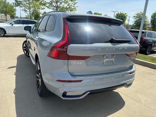 Vapour Grey 2026 Volvo XC60 Plug-In Hybrid T8 Plus