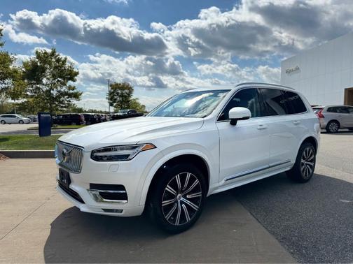 2024 Volvo XC90 B5 Core Bright Theme