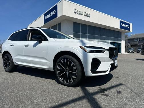 Crystal White Metallic 2026 Volvo XC60 Plug-In Hybrid T8 Ultra
