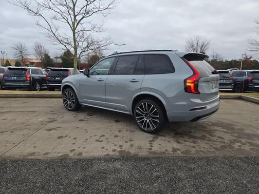 2026 Volvo XC90 B6 Ultra Dark Theme 7-Seater