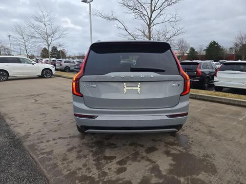 2026 Volvo XC90 B6 Ultra Dark Theme 7-Seater