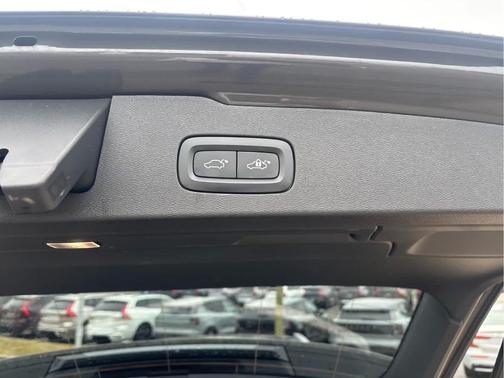 2025 Volvo V60 Cross Country B5 Plus