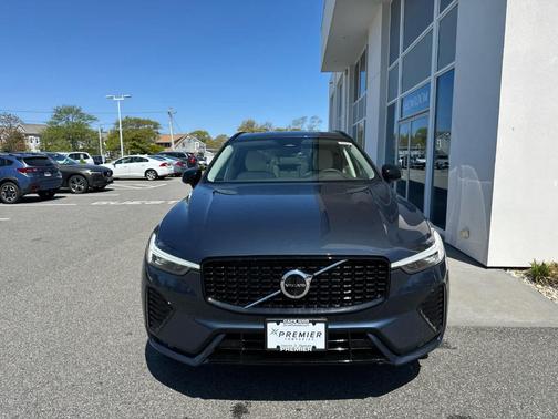 2025 Volvo XC60 B5 Plus