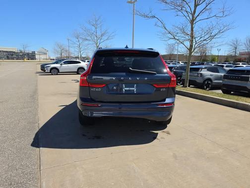 Denim Blue Metallic 2023 Volvo XC60 B5 Core