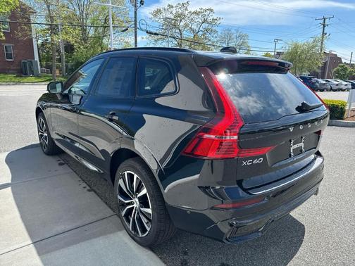 2025 Volvo XC60 B5 Plus