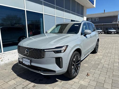 Metallic 2026 Volvo XC90 B6 Ultra 7-Seater