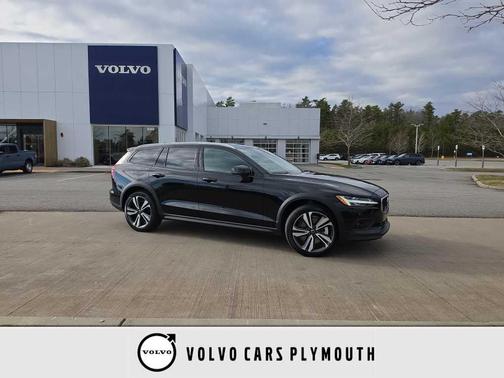 2025 Volvo V60 Cross Country B5 Plus