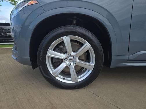 2022 Volvo XC90 T6 Momentum 6 Passenger