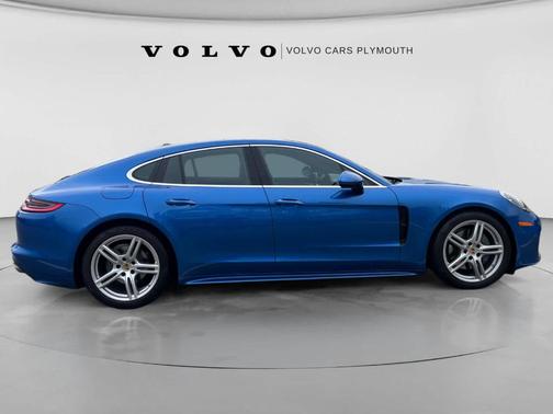 Sapphire Blue Metallic 2018 Porsche Panamera 4S
