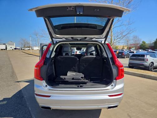 2021 Volvo XC90 T6 Momentum 7 Passenger