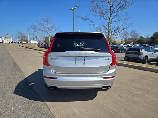 2021 Volvo XC90 T6 Momentum 7 Passenger