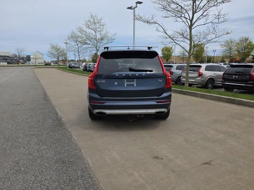 Blue 2021 Volvo XC90 T6 Momentum 7 Passenger