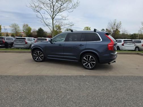 Blue 2021 Volvo XC90 T6 Momentum 7 Passenger