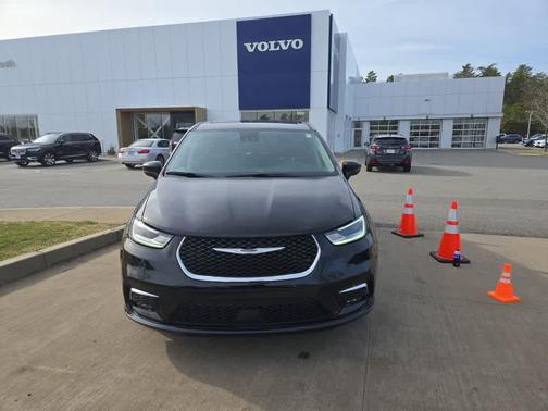 2024 Chrysler Pacifica Touring-L