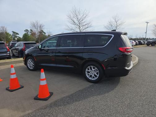 2024 Chrysler Pacifica Touring-L