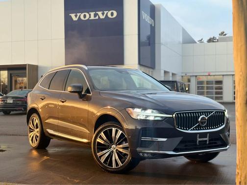 2023 Volvo XC60 B5 Plus Bright Theme