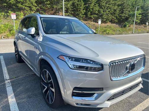 Silver 2023 Volvo XC90 B6 Plus 7-Seater