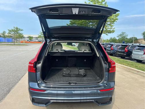 Denim Blue Metallic 2024 Volvo XC60 B5 Core Dark Theme