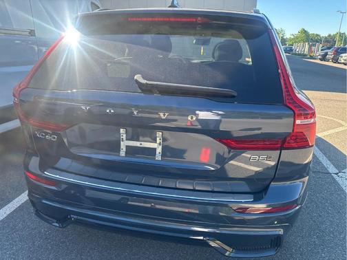 Denim Blue Metallic 2024 Volvo XC60 B5 Core Dark Theme