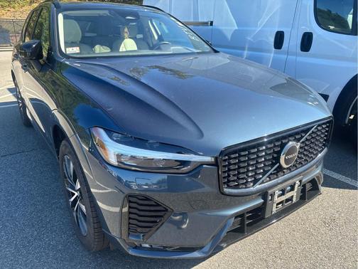 Denim Blue Metallic 2024 Volvo XC60 B5 Core Dark Theme
