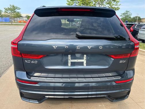 Denim Blue Metallic 2024 Volvo XC60 B5 Core Dark Theme