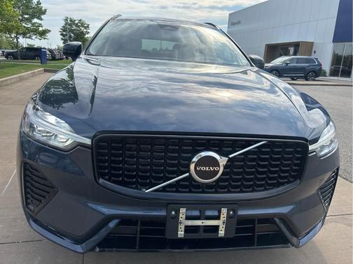 Denim Blue Metallic 2024 Volvo XC60 B5 Core Dark Theme