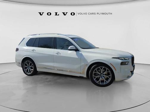 Alpine White 2023 BMW X7 xDrive40i