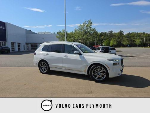 Alpine White 2023 BMW X7 xDrive40i