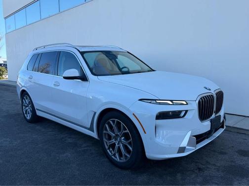Alpine White 2023 BMW X7 xDrive40i