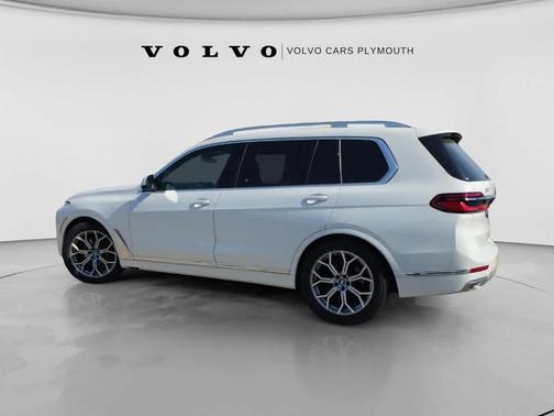 Alpine White 2023 BMW X7 xDrive40i