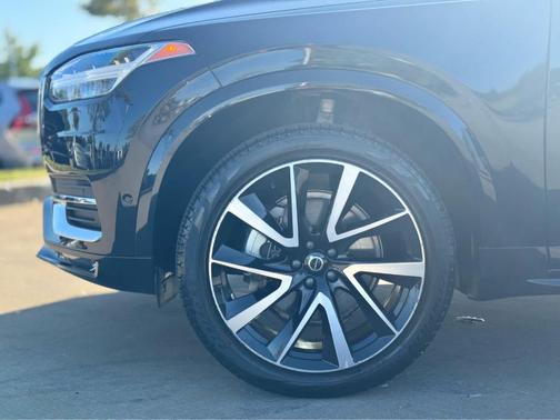 2024 Volvo XC90 B6 Plus Bright Theme 7-Seater