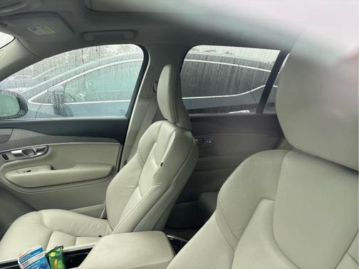 2024 Volvo XC90 B6 Plus Bright Theme 7-Seater